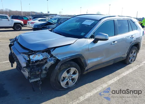 2020 Toyota Rav4 Xle z USA, uszkodzony, nr VIN 2T3W1RFV1LC052172